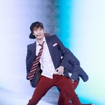 [EXO] 김준면 다리 길다고 느끼는거 나뿐임?