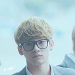 [EXO] <b>눈꼽</b> 떼고 콧물도 닦고 종대랑 아이컨택하러 들어와