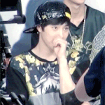 [EXO] 여배우처럼 <b>조신</b>하게 웃는 김준면