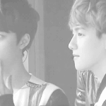 [EXO] 이거 도경수 손이야 아니면 <b>변백현</b> 손이야?
