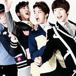 [BAP] 진지한 사진 <b>뒤</b>에는 