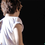 잇몸보이면서 웃는남자 둏다.