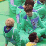 [EXO] 얘 세훈이한테 왜<b>이리</b> 들이댐?