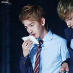 [EXO] 백현이 손수건이 되고싶다 ㅠ