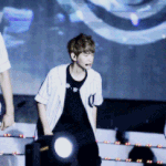 [EXO] 세훈이랑 하이<b>파이브</b>하고 손 아픈 백현