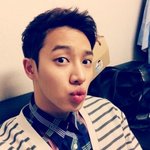 男아이돌의 귀여운 뽀뽀 셀카