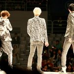 [EXO] 확실히 찬열이가 제일 <b>모델포스</b> 난다....