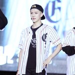 [EXO] 오세훈 사진에 도경수 <b>음흉</b>한 표정 찍힘