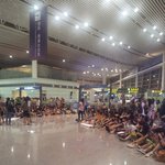 [EXO] 6월 중국공항에서 엑소팬만봄ㅋㅋ