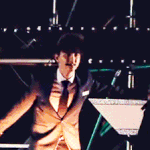 [exo] 춤에 <b>몰두</b>한 도경수 그리고 맞을뻔한 변백현