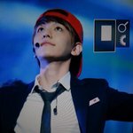 [EXO] 변백현 <b>위</b> 쳐다보는거 고화질 떴어...