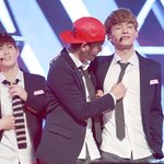 [EXO] 종대 <b>넥타이</b> 잡는 백현이