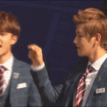 [EXO] 경수따라하기놀이 ㅋㅋ