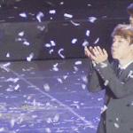 [EXO] 종대 종이가루 불다가 뜬금없이 <b>인사</b>하기