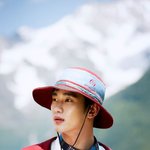 따라하고픈 <b>캠핑</b>룩~! 김수현, 수지의 글램핑빌리지 가을데이트에서...
