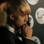 [exo] <b>행사장</b>에서 몰래 과자먹는 세훈