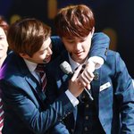 [exo] 얘왜자꾸엑소한테앵기는거임?;