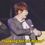 [EXO] 세훈이에게 <b>티슈</b>로 장난치는 찬열이