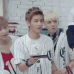 [exo] 변백현 <b>김종인</b> 연기보고 웃는거 찍힘