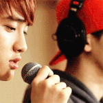 [EXO] 도경수 노래 부를 때 이런 <b>표정</b>