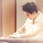 [EXO] <b>매직</b>이 손에 묻은 찬열이 반응