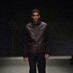 탑 vs 흑인모델 자카리아 키<b>아르</b>