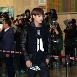 [EXO] 출국 기사사진 떴음 ( <b>대포</b>들 무섭다.. )