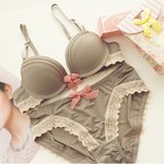 친구한테 선물하기 제일 좋을만한 <b>속옷</b> 골라주세여ㅠㅠ