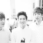 [EXO] 백현 찬열 사이에 있는 김준면... <b>어깨</b>가...