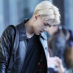 [EXO] 오세훈 금발인데 가죽재킷 입으니까 <b>헐리</b>웃스타같아