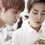 [EXO] 루한 슈밍 <b>화장품</b>빤히쳐다봄