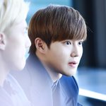 [EXO] 공항 김준면 고화질 떴는데 <b>솜털</b>까지 보임