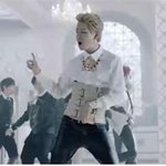 [블락비] 근데 이민혁 뮤비에서 복대 왜찬거임?