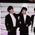 [EXO] <b>선데이</b>모닝 부르는 경수 쓰다듬는 종대