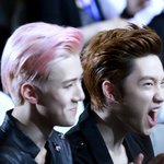 [EXO] 나만 이사진 경수 <b>부자연</b>스러워...?