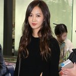 <b>올</b>블랙 패션이 유난히 잘 어울리는 유리