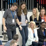 평범의 <b>극치</b>로 입은 영국 왕세자비 케이트 미들턴