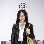포토 존 여신, 블랙 vs 옐로우 ‘누가누가 더 이쁘나?’