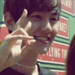 [EXO] <b>디즈니</b>랜드에서 사진찍어주는 백현