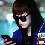 [EXO] <b>찬열이</b> 폇네 폇어