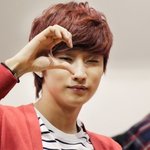 <b>반쪽</b>하트로 조련하는 아이돌