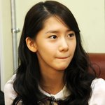<b>윤아</b> vs 설리 누가 더 이쁨???