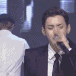 [마이네임] 무릎 <b>보호대</b> 사주고 싶은 아이돌.gif