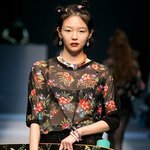 희한한 머리를 했는데 하나도 안 이상한 최근 <b>이솜</b>