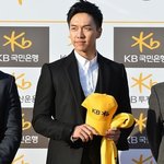 머리 자르고 갑자기 <b>노숙</b>해진;;; 이승기 근황