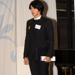 오늘 현빈... 머리 완전 <b>덥수룩</b>함