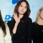 얼굴이 좀 <b>통통</b>해진 것 같은 윤아