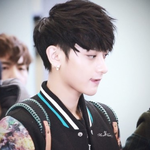 [EXO] ㅋㅋ얘 은둔형 <b>외톨이</b>