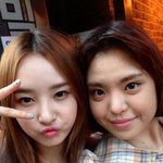 @달샤벳 <b>우희</b>... 김민영과 '응답하라 1994' 인증샷~~~@