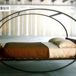 쓸데없지만 사고 싶은 <b>물건들</b>